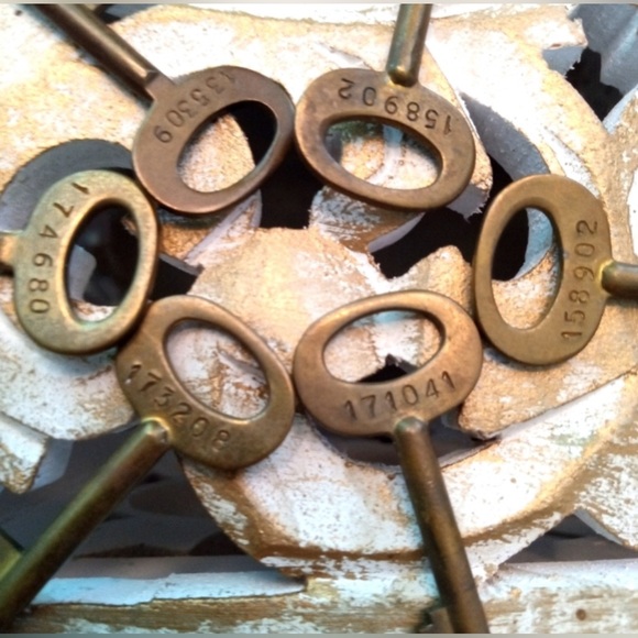 Sale ~ Louis Vuitton Vintage Skeleton Key #173208 - Authentic - Picture 2 of 3